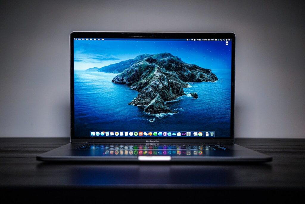 How to Connect External Monitor to Macbook Pro