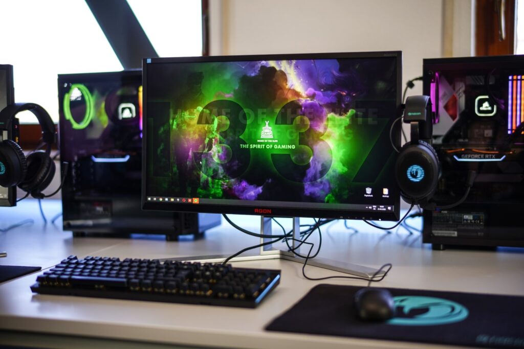 How to Use Dual Monitors With Graphics Card and Onboard
